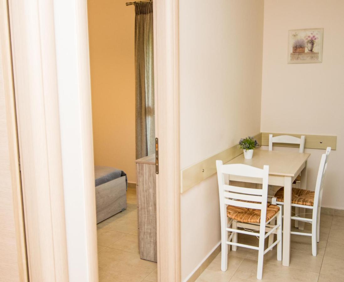 Achillion Lejlighedshotel Paralía Eksteriør billede