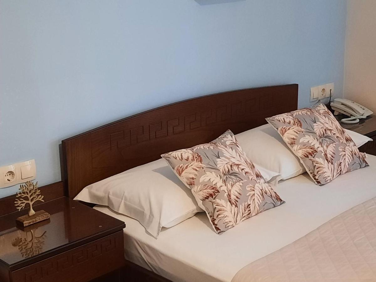 Achillion Lejlighedshotel Paralía Værelse billede